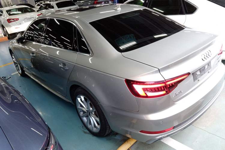 Used Audi A4L 2019 40 TFSI Fashion Version China V