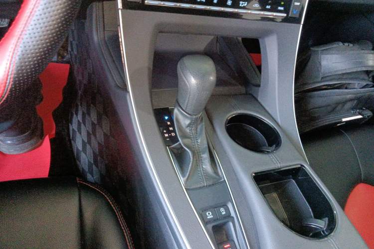 Used Toyota Avalon 2019 2.0L Ambition Edition China VI