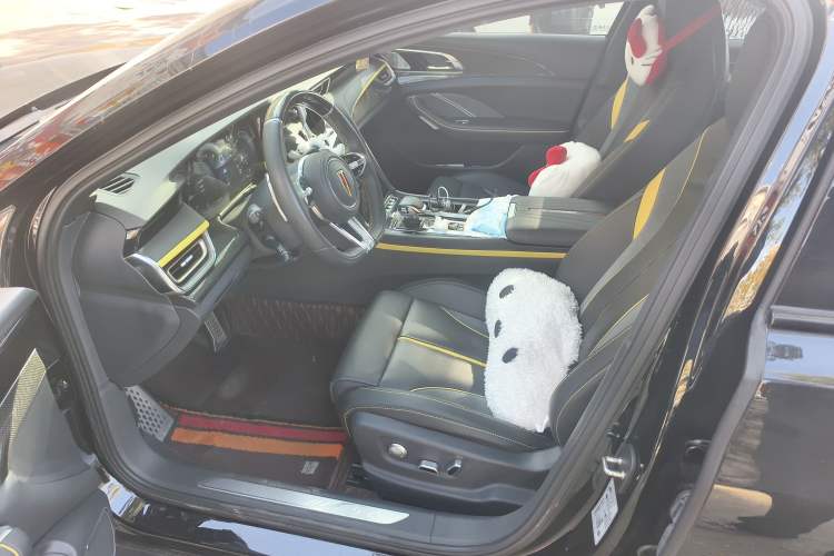 Used Hongqi H6 2023 2.0T ZhiShang Version