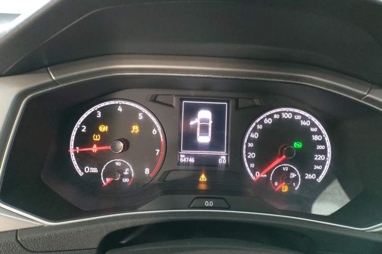 Used Volkswagen T-ROC 2018 230TSI DSG Two-Wheel Drive Advanced Version China V Standard