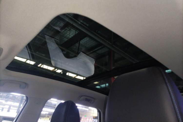 Used Roewe RX5 2025 PLUS 330TGI Automatic Trendsetting Smart Edition
