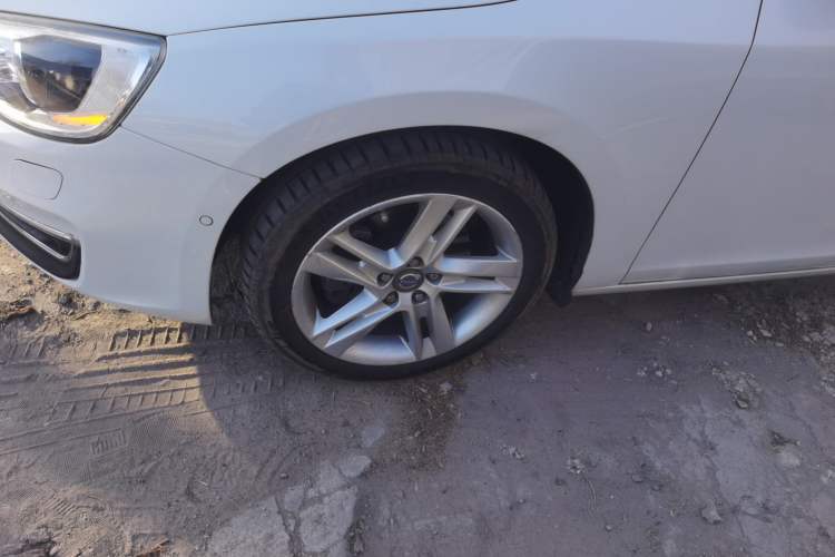 Used Volvo V60 2015 T5 Zhiya Edition