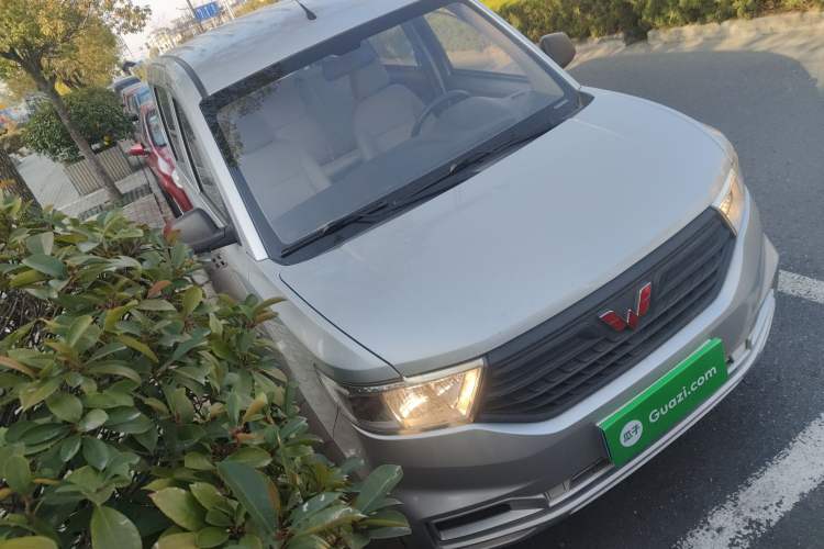 Used Wuling Hongguang V 2019 1.5L Jingqu Version China VI LAR