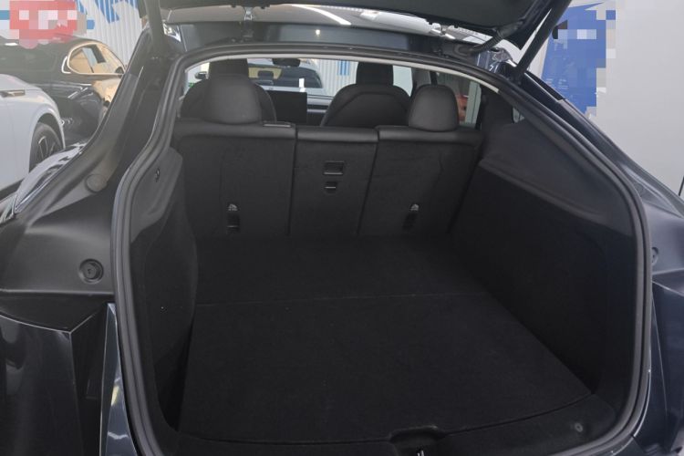 Used Tesla Model Y 2025 Rear-Wheel-Drive Version
