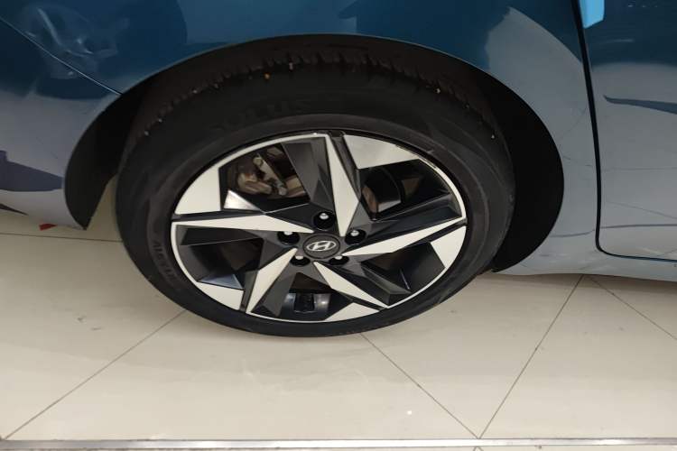 Used Hyundai Elantra 2021 1.5L CVT LUX Prestige Edition
