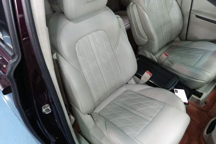 Used Buick GL8 2018 28T Avenir Avia China VI Standard
