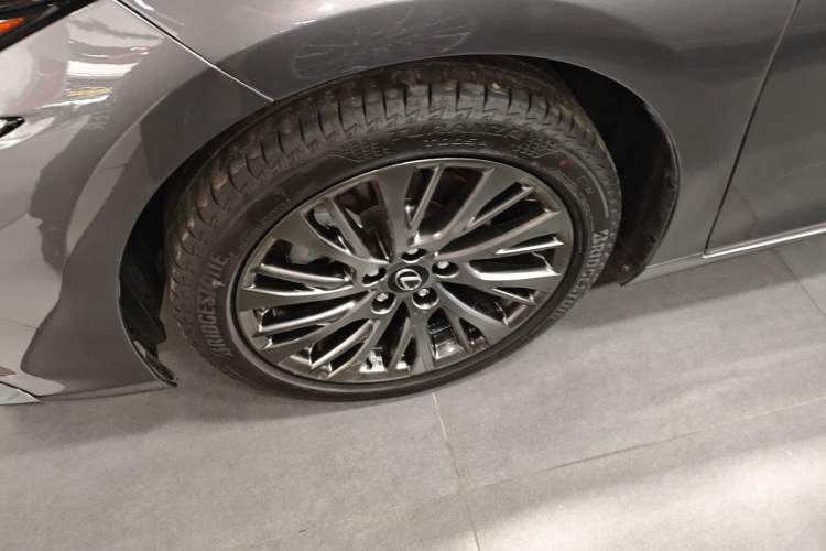 Used Lexus ES 2020 260 F SPORT
