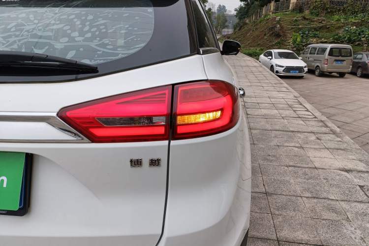 Used Geely Auto Emgrand X7 Sport 2016 1.8TD Automatic ZhiZun Version