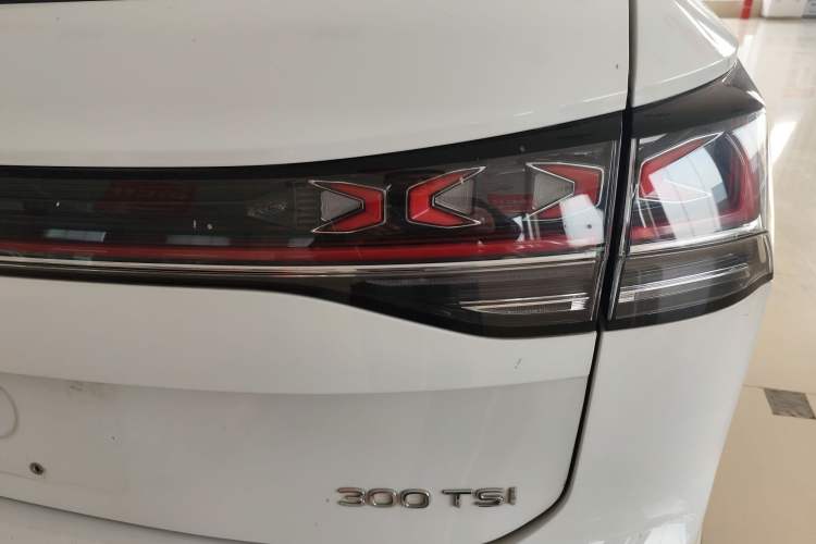 Used Volkswagen Tayron 2023 300TSI Two-Wheel-Drive Luxury Plus Advanced Edition
