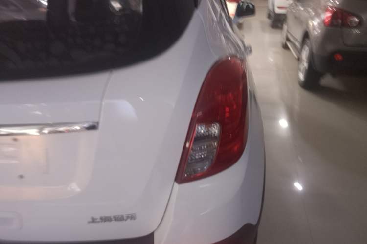 Used Buick Encore 2015 1.4T Automatic Two-Wheel Drive Urban Elite Version
