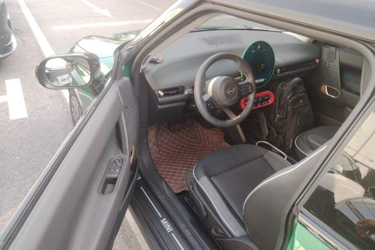 Used  Electric MINI COOPER 2024 456km COOPER E Classic Edition
