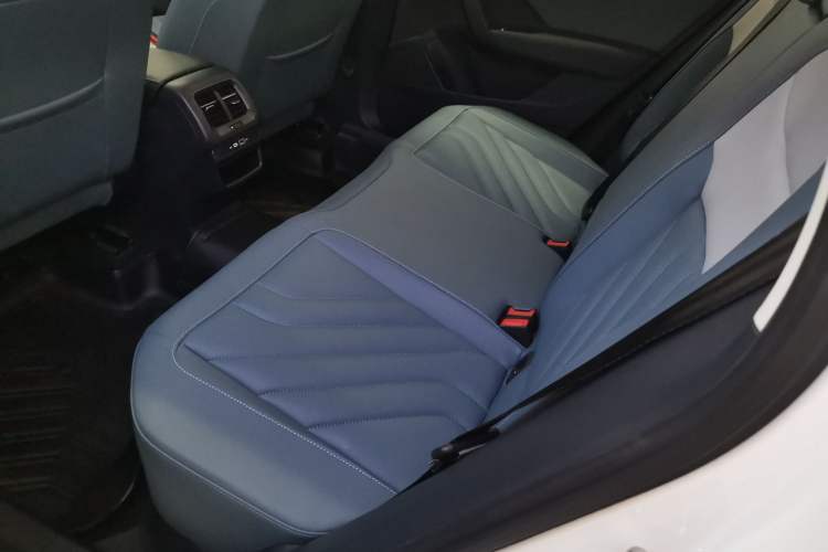 Used Volkswagen Tharu 2024 300TSI Two-Wheel-Drive Moon Luxury Edition
