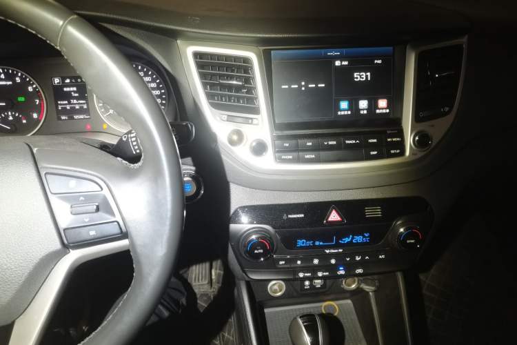 Used Hyundai Tucson 2015 1.6T Dual-Clutch Two-Wheel-Drive Leading Model