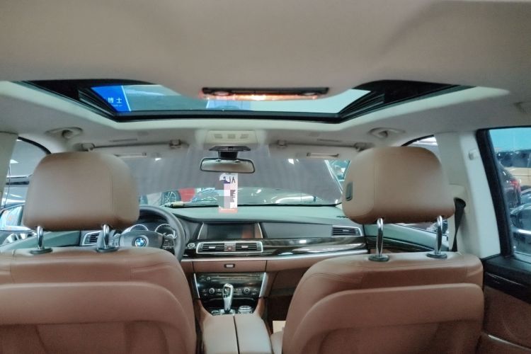 Used BMW 5 Series GT 2014 535i Leading Model
