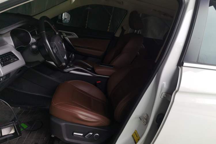 Used Geely Auto Emgrand X7 Sport 2016 1.8TD Automatic ZhiZun Version
