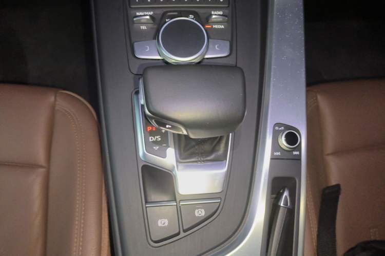 Used Audi A4L 2018 30th Anniversary Edition 40 TFSI Fashion Model