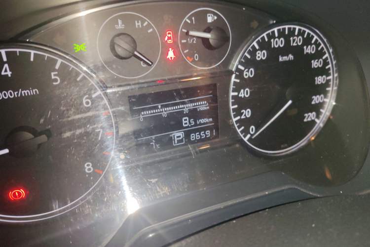 Used Nissan Tiida 2014 1.6L CVT Smart Model