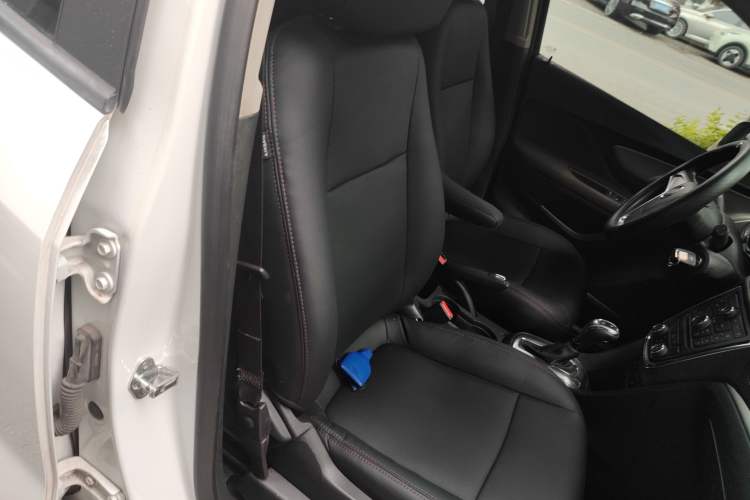 Used Buick Encore 2015 1.4T Automatic Two-Wheel Drive Urban Elite Version
