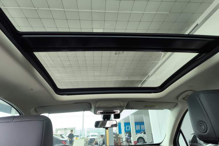 Used Cadillac XT5 2016 25T Luxury Model
