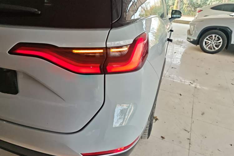 Used Nio ES8 2020 415 km Signature Edition 6-Seater Version
