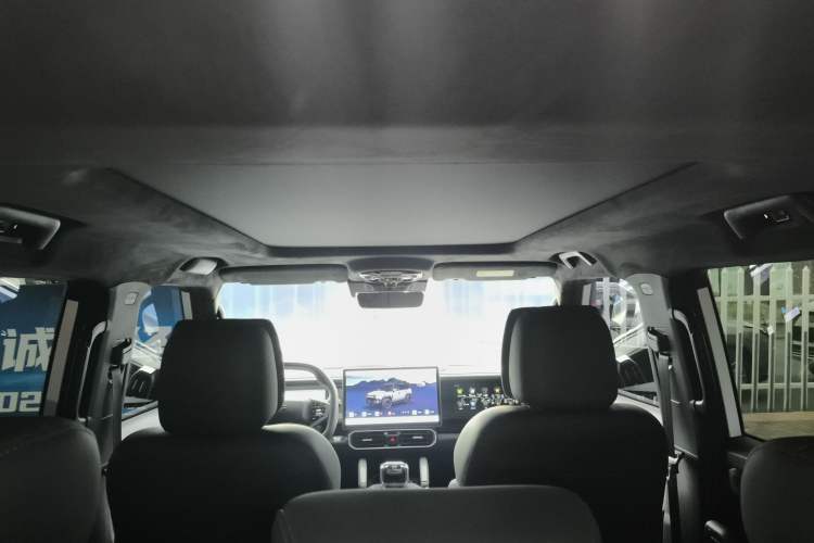 Used Jetour Traveler 2024 2.0T All-Wheel-Drive Silver Dragon Wings
