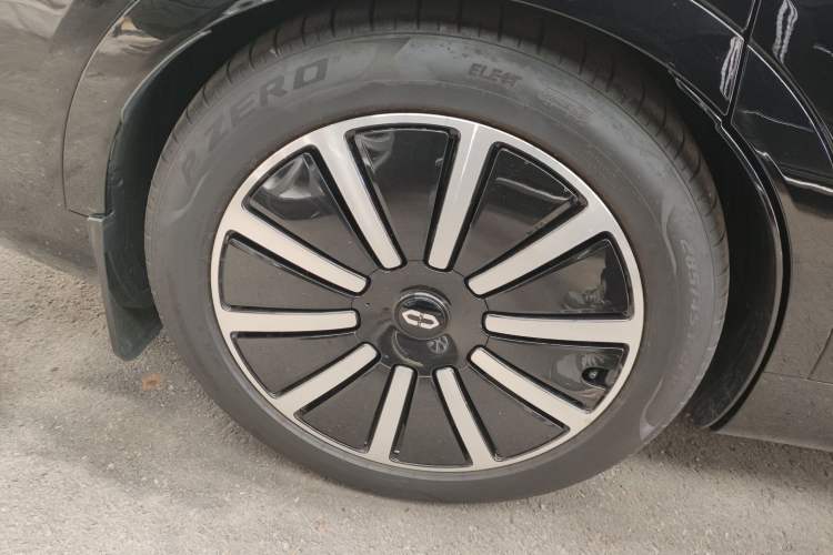 Used Hima AITO M9 2024 All-Electric Ultra Version 100 kWh 5-Seater Model
