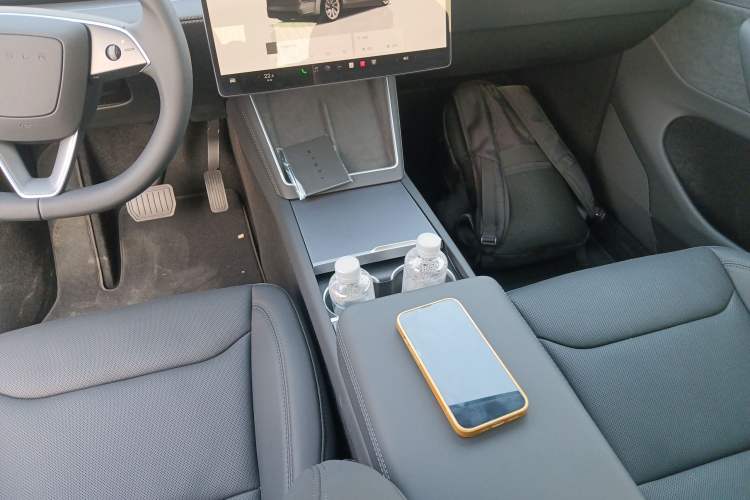 Used Tesla Model Y 2025 Updated Version Long-Range All-Wheel Drive
