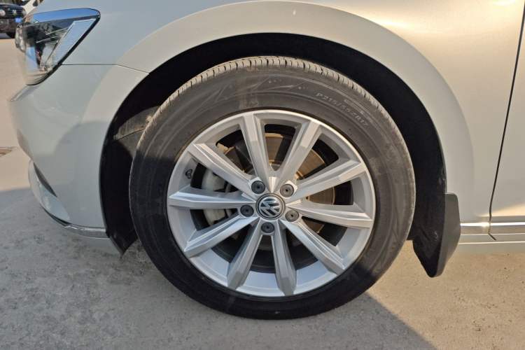 Used Volkswagen Magotan 2019 330TSI DSG Leading Edition China V Standard
