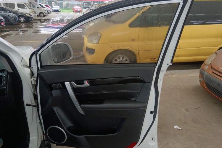 Used Chevrolet Captiva 2014 2.4L Two-Wheel Drive Urban Version 7 Seats