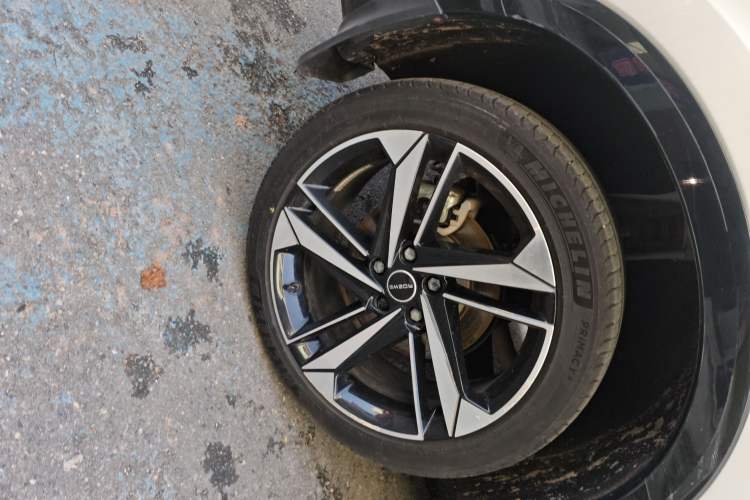 Used Roewe RX5 MAX 2022 1.5T Automatic Zhiwei Prestige Edition
