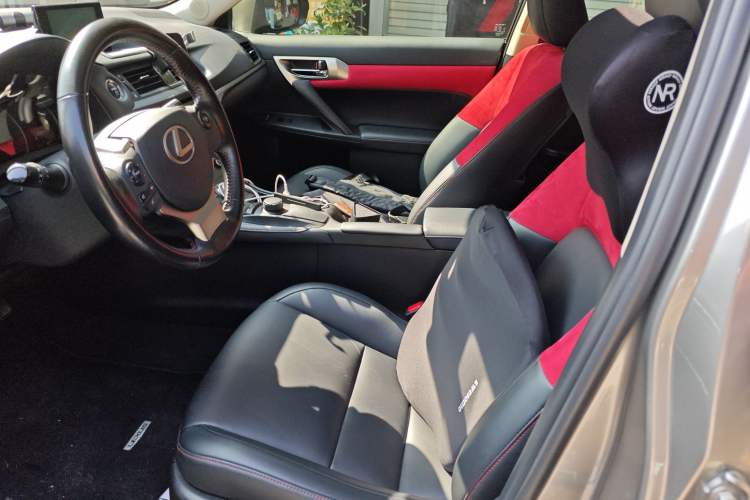 Used Lexus CT 2017 CT200h Comfort Edition Monochrome China VI
