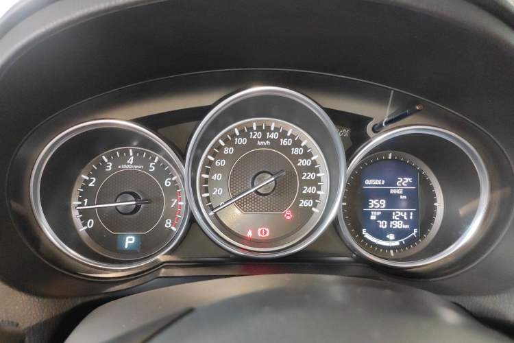 Used Mazda Atenza 2015 2.0L Blue Sky Luxury Edition
