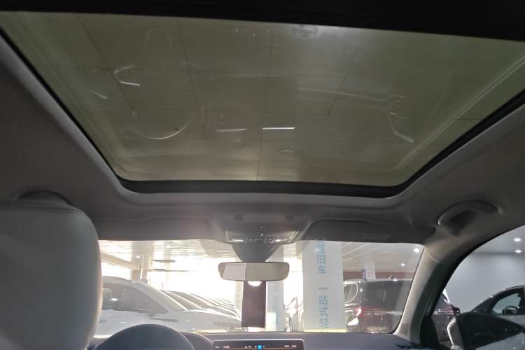 Used Volkswagen Tharu 2024 300TSI Two-Wheel-Drive Moon Luxury Edition
