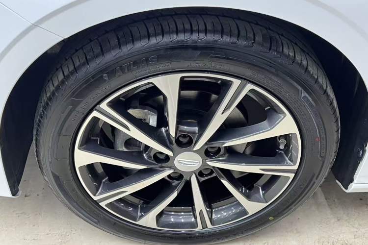 Used Geely Auto Emgrand 2025 4th Generation 1.5L CVT Flagship Version
