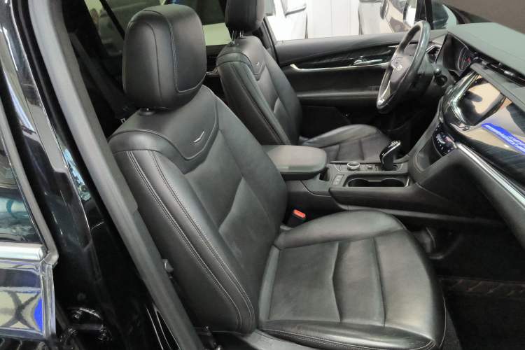 Used Cadillac XT6 2022 2.0T Six-Seater Four-Wheel Drive Luxury Version
