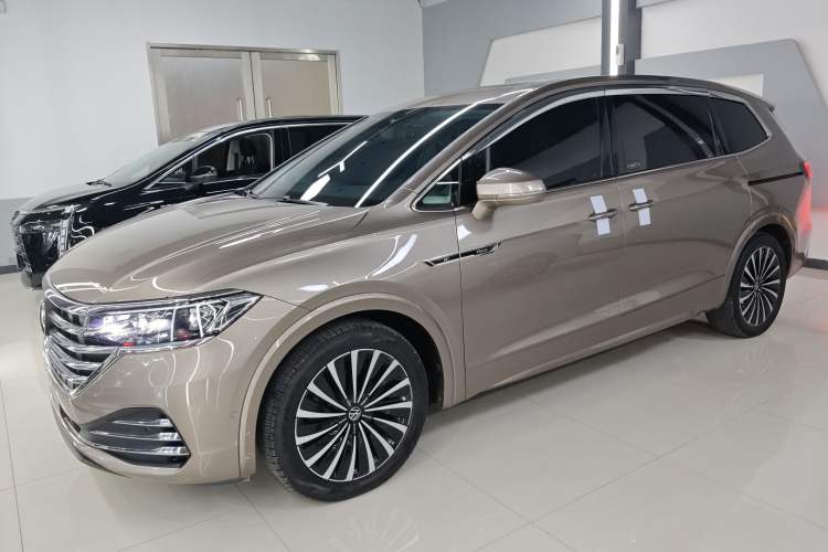 Used Volkswagen Viloran 2022 380TSI Prestige Edition
