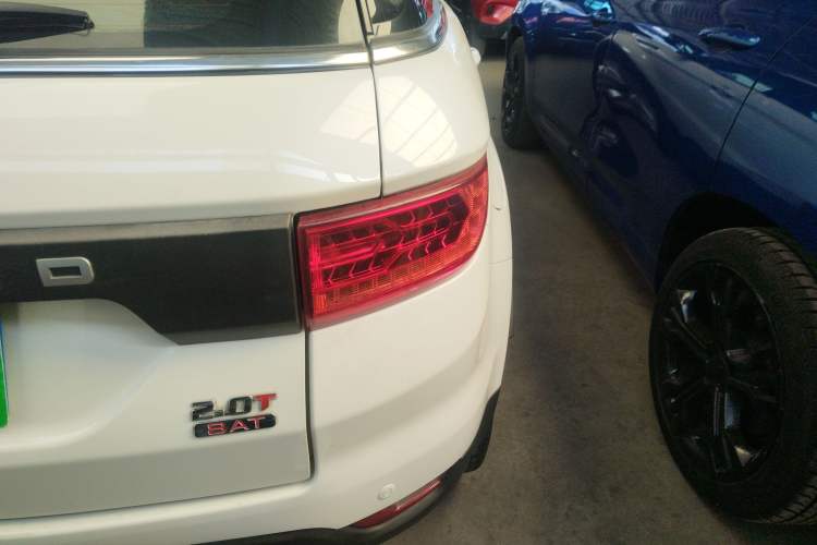 Used Land X7 2015 2.0T Panoramic Prestige Edition