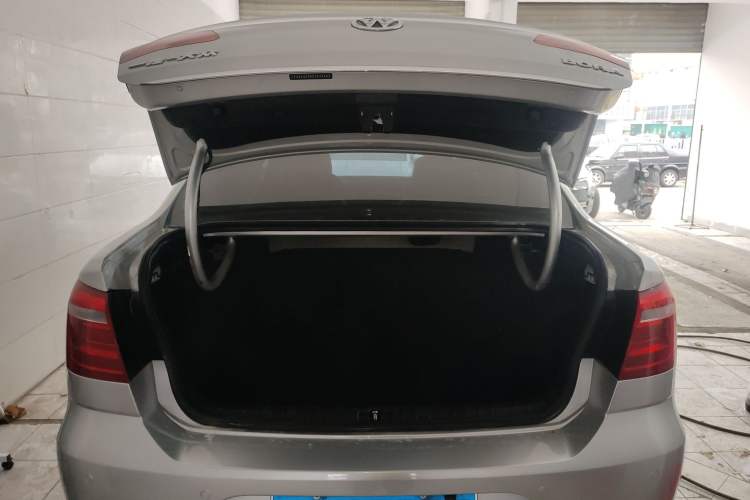 Used Volkswagen Bora 2014 1.6L Automatic Luxury Model
