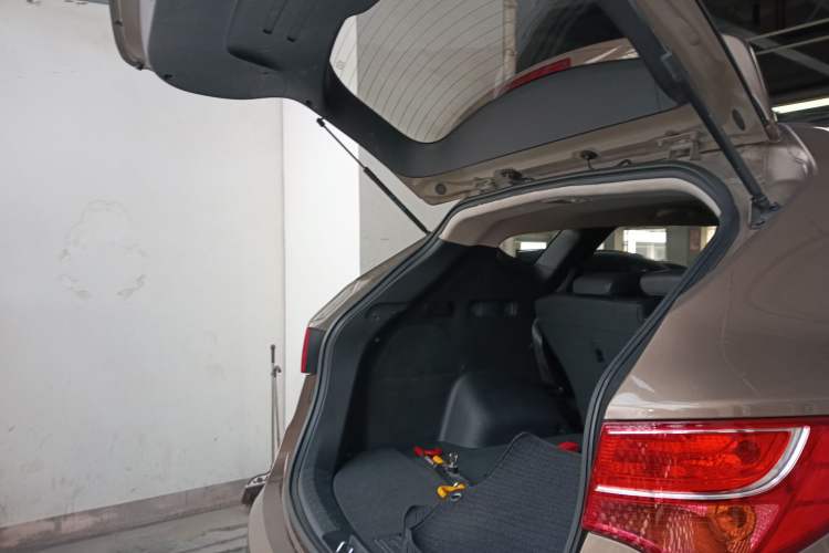 Used Hyundai Santa Fe 2013 2.4L Automatic Two-Wheel Drive Smart Version