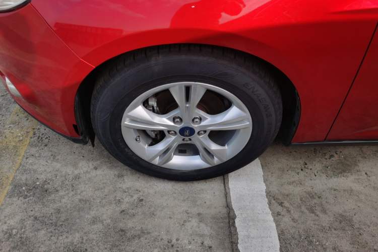 Used Ford Focus 2012 Sedan 1.6L Automatic Fashion Edition