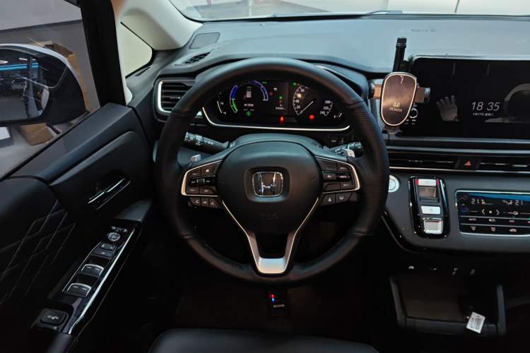 Used Honda Elysion 2024 2.0L eHEV Luxury Edition
