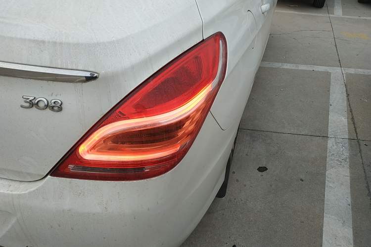 Used Peugeot 308 2014 Enjoy Edition Classic 1.6L Manual YouShang Model
