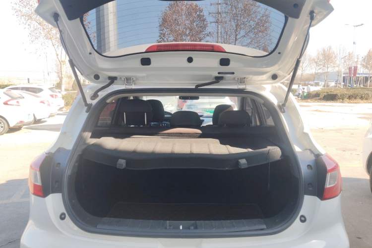 Used  Refine S2 2015 1.5L Manual Luxury Model
