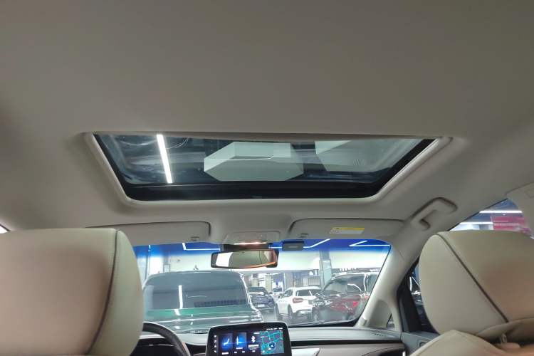 Used Buick GL8 2021 Land Cruiser Executive Class 652T Luxury Model