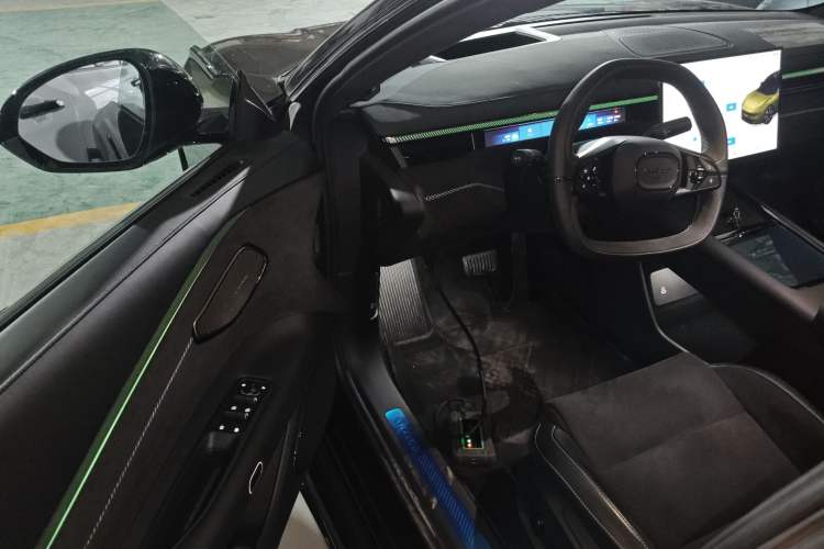 Used Lynk & Co Lynk & Co 10 EM-P 
