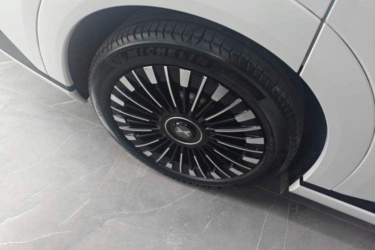 Used XPeng X9 2025 740 Ultra-Long Range Max
