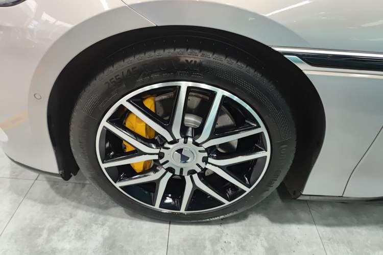 Used Denza Z9GT 2024 630 All-Wheel Drive Pro Version
