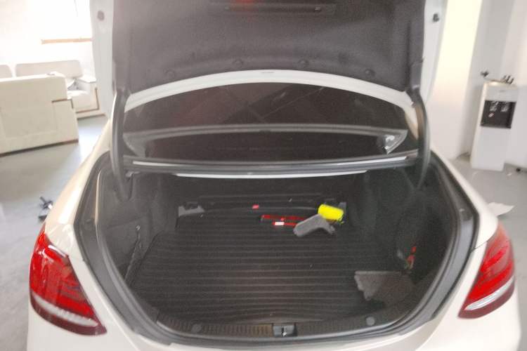 Used Mercedes-Benz E-Class 2020 E 300 L Sporty and Stylish Model
