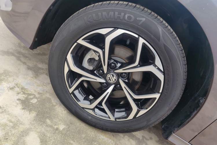 Used MG 5 2023 180 DVVT CVT Luxury Edition
