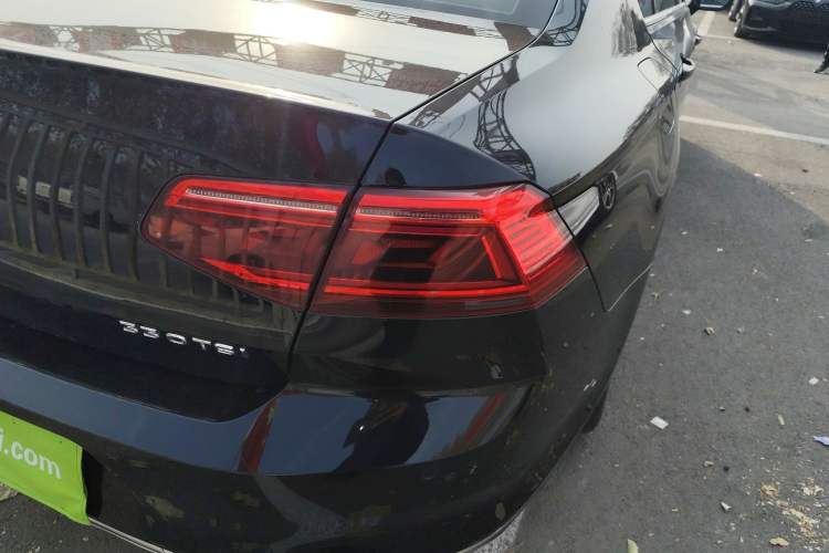 Used Volkswagen Magotan 2020 330TSI DSG Leading Model
